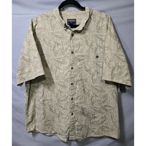 Woolrich Mens 2XL Khaki Newspaper Bass Fish Print Short Sleeve Button Down Shirt